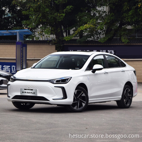 Nuovo veicolo energetico Motor BAIC AUTO BAIC EU5 Plus 2019 2020 R500 Z Premium in stock Big Space Auto per veicoli automobilistici ad alta velocità